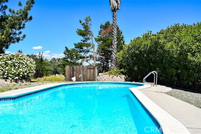 Detail Gallery Image 6 of 37 For 5 W 12th St, Paso Robles,  CA 93446 - 3 Beds | 3 Baths