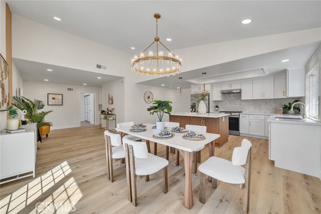 14181 Moore Ct., Irvine CA: https://media.crmls.org/medias/98116b62-ee99-4790-abe2-db5f6f2a80f6.jpg