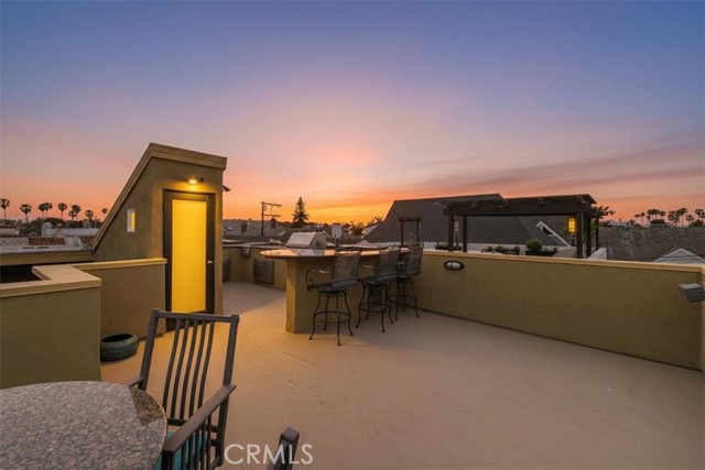 Detail Gallery Image 72 of 75 For 5580 E Saint Irmo Walk, Long Beach,  CA 90803 - 3 Beds | 2/1 Baths