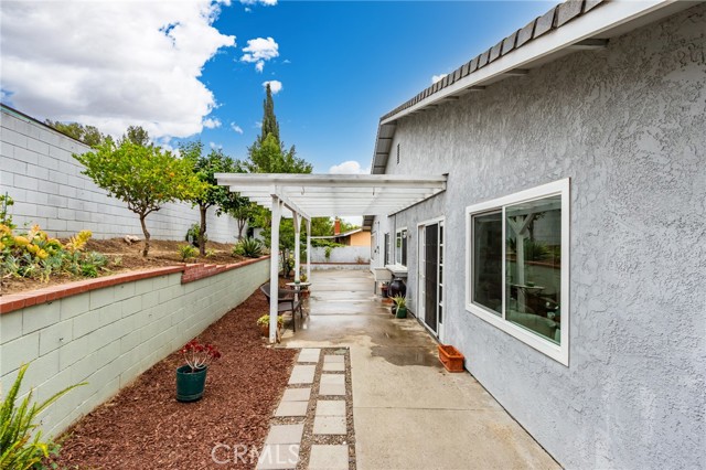 1717 Morning Sun Avenue, Walnut CA: https://media.crmls.org/medias/9812e275-e0a6-4098-b148-7930e7c9f113.jpg