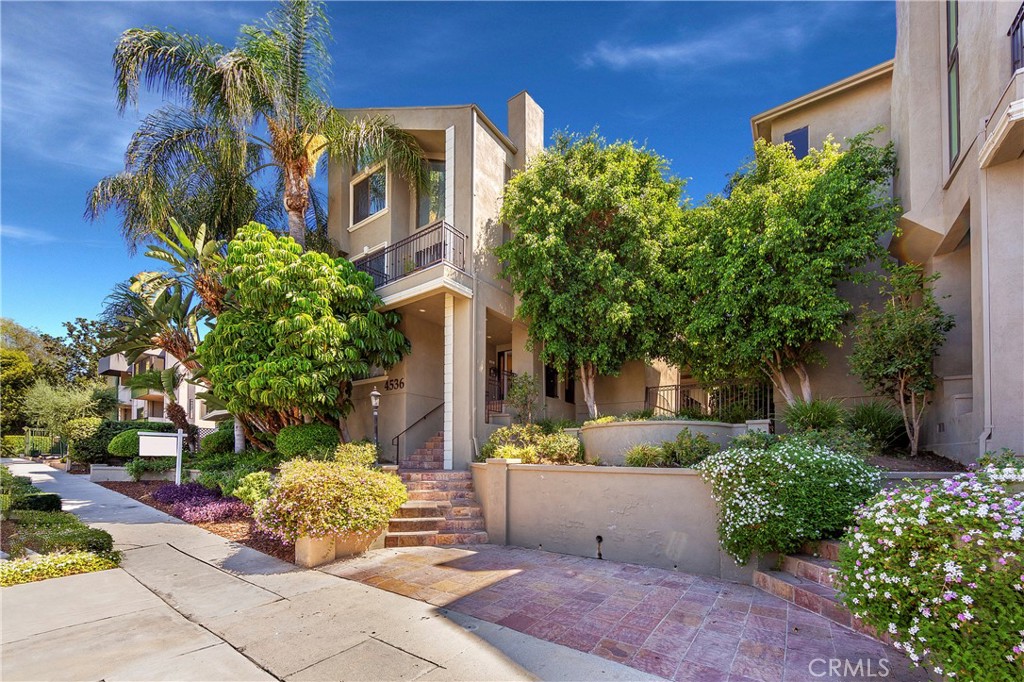 4536 Colbath Avenue 206, Sherman Oaks, CA 91423