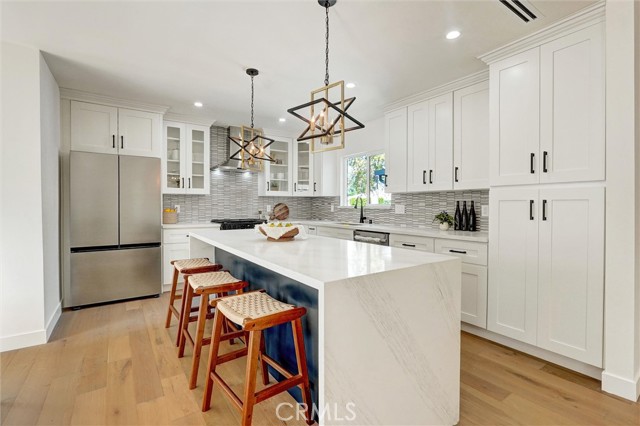 Detail Gallery Image 8 of 49 For 6852 6854 Atoll Avenue, North Hollywood,  CA 91605 - 4 Beds | 4 Baths