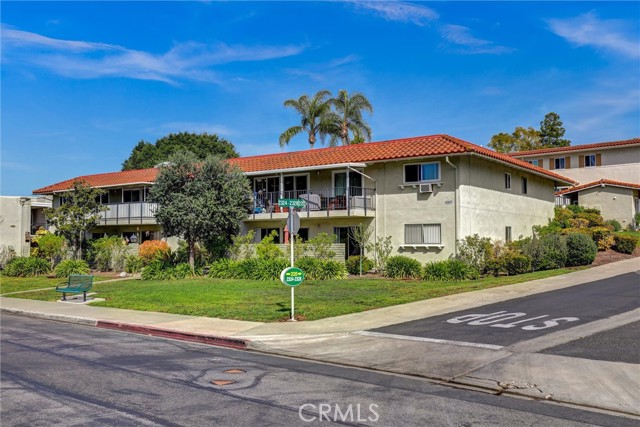 Detail Gallery Image 28 of 31 For 2327 via Mariposa West a,  Laguna Woods,  CA 92637 - 2 Beds | 2 Baths