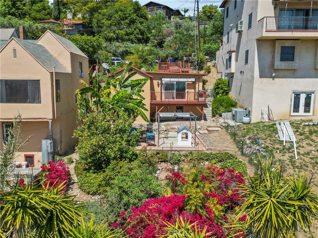 https://media.crmls.org/medias/981872d5-b2d7-4db3-a67e-f0f5d725fd00.jpg?preset=X-Large