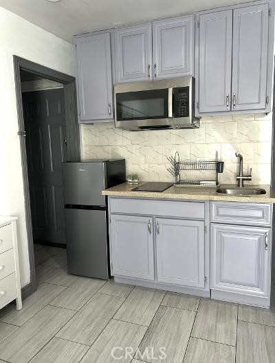 Detail Gallery Image 5 of 13 For 1359 Glen Ave, Pomona,  CA 91768 - 0 Beds | 1 Baths