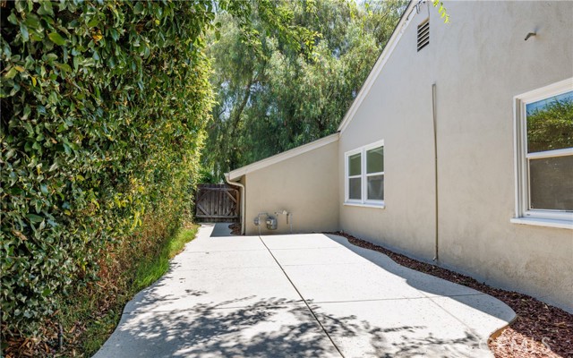 7441 Sylvia Avenue, Reseda CA: https://media.crmls.org/medias/9819f64e-baed-47f1-81ee-6bc32c93f894.jpg
