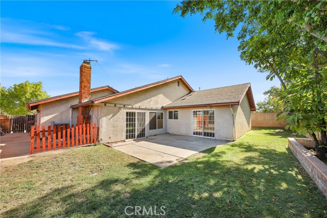 1042 Bassett Court, San Dimas CA: https://media.crmls.org/medias/981a32f0-5dbd-4f02-a631-8aa629c7d6ee.jpg