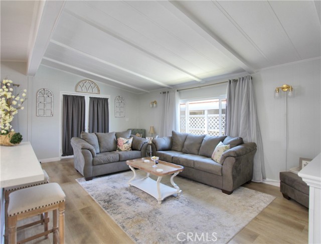 Detail Gallery Image 13 of 18 For 692 N Adele St #101,  Orange,  CA 92867 - 3 Beds | 2 Baths