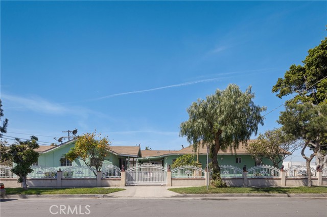 Detail Gallery Image 13 of 33 For 1550 E Sandison St, Wilmington,  CA 90744 - 6 Beds | 2 Baths