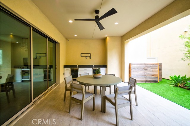 320 Magnet, Irvine CA: https://media.crmls.org/medias/981c1aff-62be-4a42-83d9-b798213fecc0.jpg
