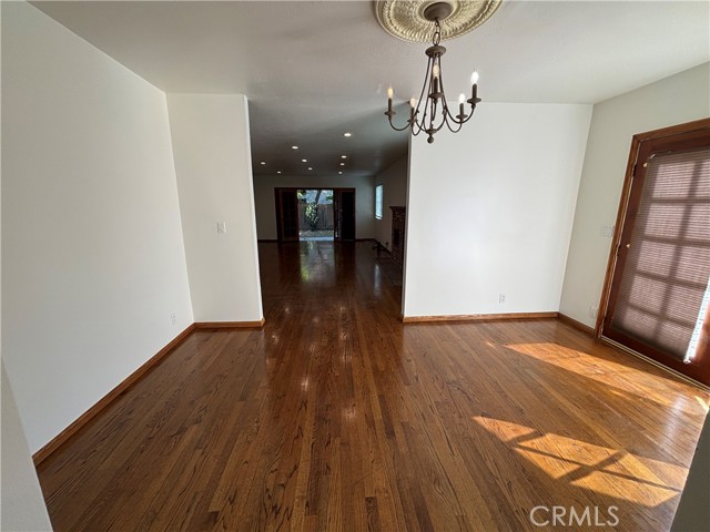 Detail Gallery Image 8 of 47 For 23070 Leonora, Woodland Hills,  CA 91367 - 3 Beds | 4 Baths