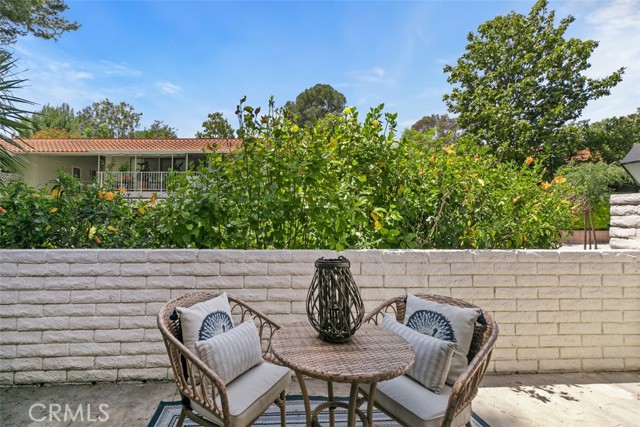 933 Avenida Majorca, Laguna Woods CA: https://media.crmls.org/medias/981c984e-2a3a-43e0-a874-7f6e3e1629d1.jpg