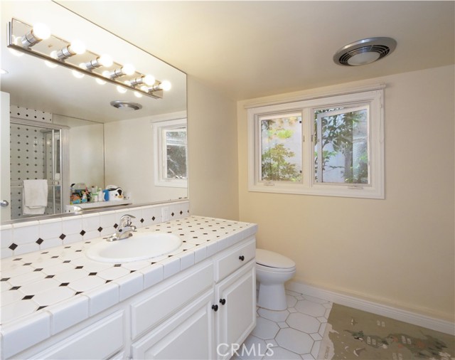 345 Palos Verdes W Drive, Palos Verdes Estates CA: https://media.crmls.org/medias/981d493e-740d-4e3e-8bed-05b57e301c42.jpg
