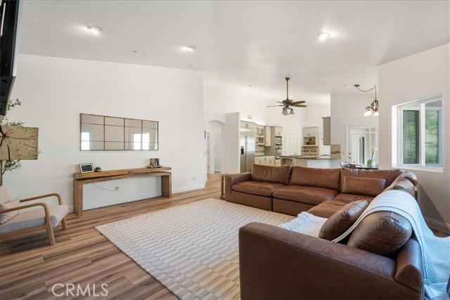 Detail Gallery Image 9 of 47 For 29563 Valley Stream Rd, Valley Center,  CA 92082 - 4 Beds | 2/1 Baths