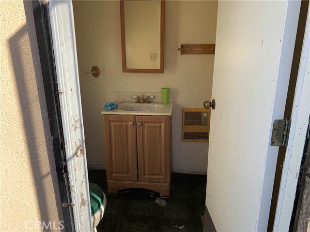 Detail Gallery Image 43 of 56 For 1527 S Bentley Ave, Compton,  CA 90220 - 3 Beds | 2/1 Baths