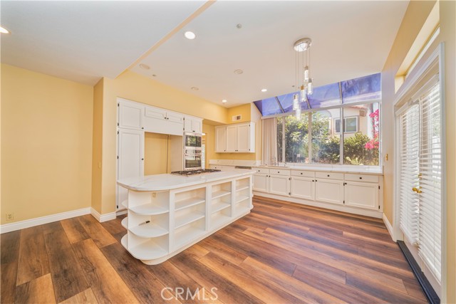 9531 Montanza Way, Buena Park CA: https://media.crmls.org/medias/981f6dbd-c4a7-4b5f-b6ba-32a864b77fb4.jpg