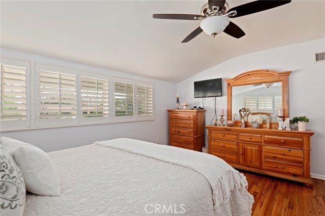 Detail Gallery Image 13 of 27 For 11917 Paso Robles, Granada Hills,  CA 91344 - 3 Beds | 2 Baths