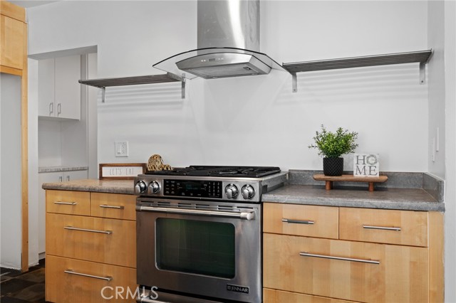 Detail Gallery Image 16 of 42 For 5339 Newcastle Ave #112,  Encino,  CA 91316 - 3 Beds | 2 Baths
