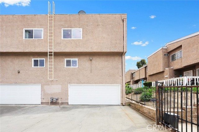 Detail Gallery Image 26 of 34 For 1569 W Jefferson Blvd,, Los Angeles,  CA 90018 - 3 Beds | 2/1 Baths