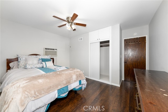 261 E Fig Avenue, Monrovia CA: https://media.crmls.org/medias/98202ec5-350c-4a20-aece-8db5bb3d7832.jpg