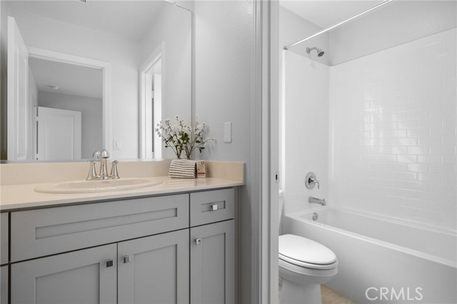 5808 Levanto Street, Bakersfield CA: https://media.crmls.org/medias/9820b94f-9dd6-40c0-8ba3-dd4bd6b35169.jpg