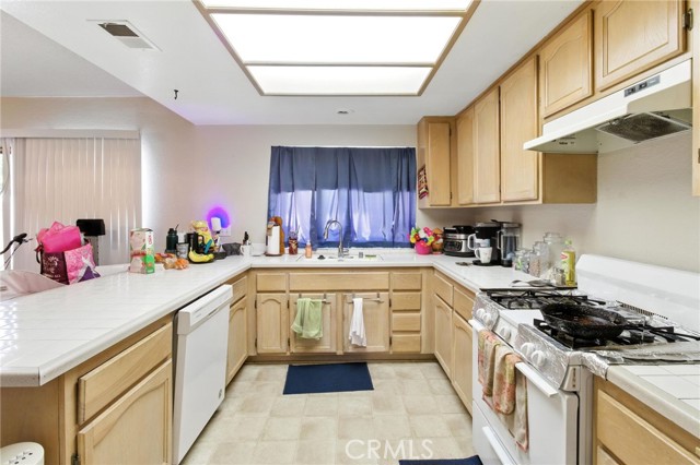 Detail Gallery Image 17 of 30 For 1231 via Antibes, Redlands,  CA 92374 - 4 Beds | 3 Baths