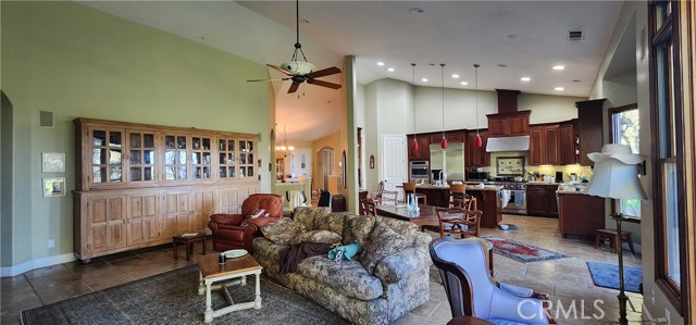 Detail Gallery Image 6 of 29 For 1961 Vineyard View, San Luis Obispo,  CA 93401 - 3 Beds | 3 Baths