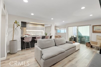 Detail Gallery Image 3 of 17 For 4610 Park Granada #2,  Calabasas,  CA 91302 - 2 Beds | 2 Baths