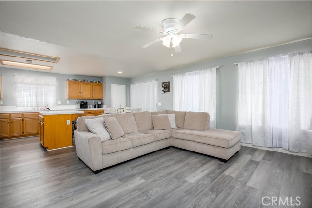 Detail Gallery Image 6 of 23 For 45451 Pickford Ave, Lancaster,  CA 93534 - 3 Beds | 2 Baths