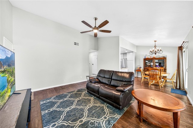 Detail Gallery Image 6 of 28 For 381 Roundtree Glen, Escondido,  CA 92026 - 2 Beds | 1 Baths