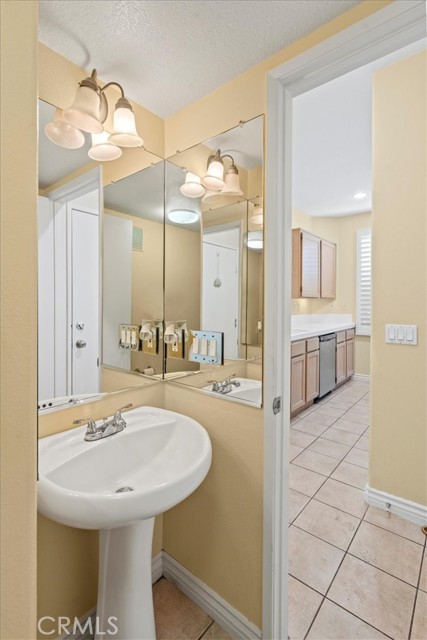 26502 Rock Creek Drive, Valencia CA: https://media.crmls.org/medias/98241c75-3d32-408e-bef9-b40a5206d9ba.jpg