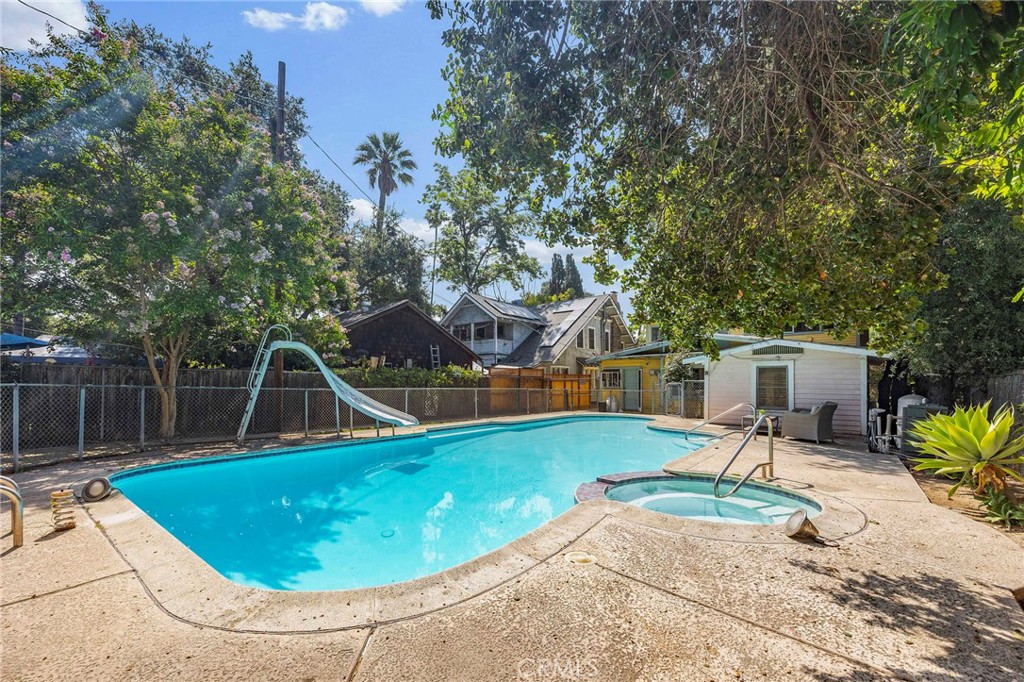 MLS #OC25144639 img 39