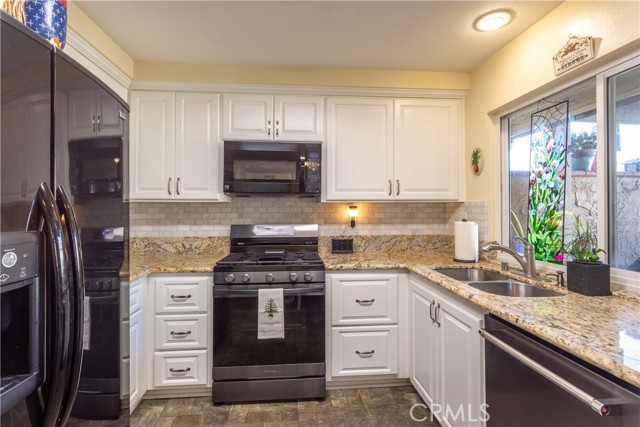 Detail Gallery Image 13 of 43 For 6581 Orangewood Ave, Cypress,  CA 90630 - 3 Beds | 2 Baths