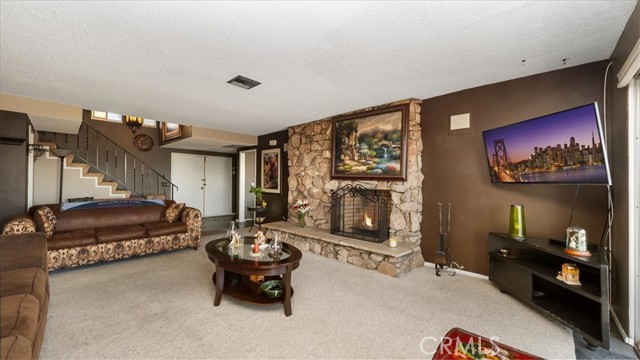 Detail Gallery Image 7 of 49 For 6570 Monte Vista, San Bernardino,  CA 92404 - 2 Beds | 2 Baths