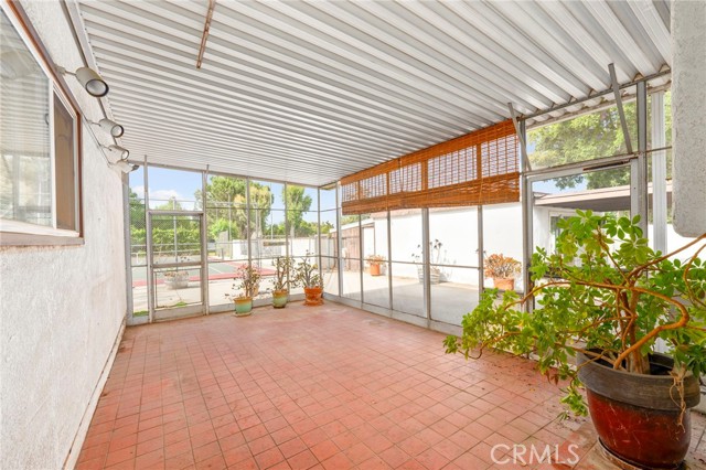 22226 Devonshire Street, Chatsworth CA: https://media.crmls.org/medias/9825edd2-da33-4f2a-89f0-0f16cf2a8d13.jpg