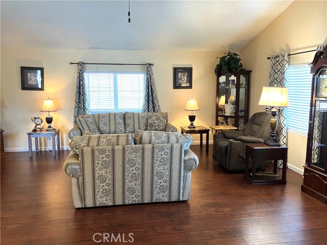 Detail Gallery Image 4 of 17 For 1250 N Kirby St #77,  Hemet,  CA 92545 - 2 Beds | 2 Baths