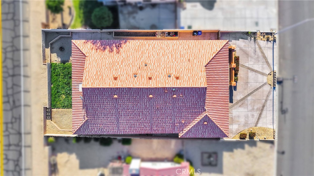 https://media.crmls.org/medias/9826d4f0-7424-4eed-a1ff-f56505c8f57b.jpg?preset=X-Large
