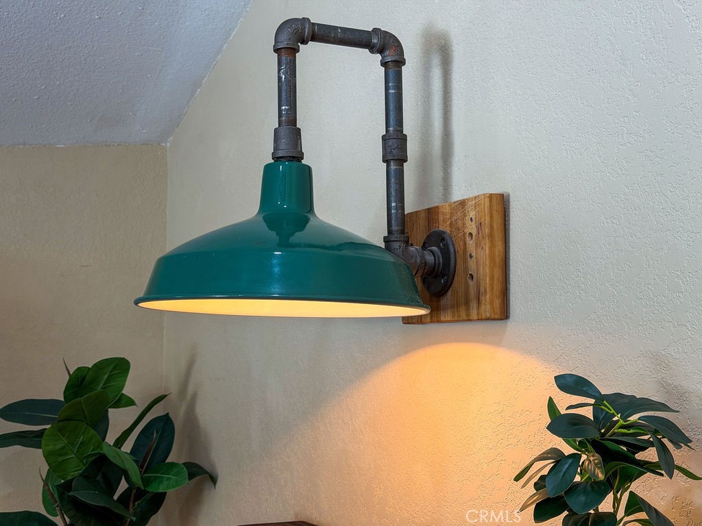 https://media.crmls.org/medias/9828471c-1417-438c-bd16-bc0ef71a975e.jpg?preset=X-Large