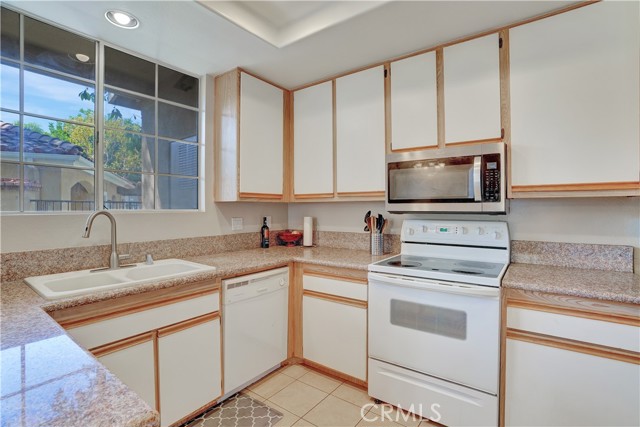 234 Gallery Way, Tustin CA: https://media.crmls.org/medias/98290ab4-0846-4747-ba87-7b9c57d3c6bf.jpg