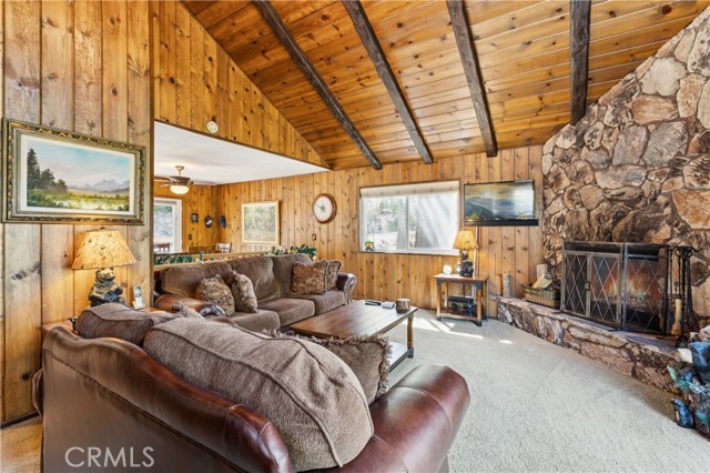 Detail Gallery Image 17 of 47 For 460 Pioneer Rd, Lake Arrowhead,  CA 92352 - 3 Beds | 1/2 Baths