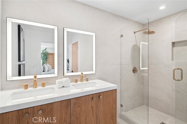 Detail Gallery Image 22 of 35 For 281 Santo Tomas Ave, Costa Mesa,  CA 92627 - 4 Beds | 4/1 Baths