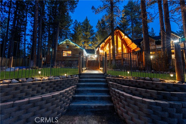 Detail Gallery Image 3 of 75 For 39900 Forest Road, Big Bear Lake,  CA 92315 - 3 Beds | 2 Baths