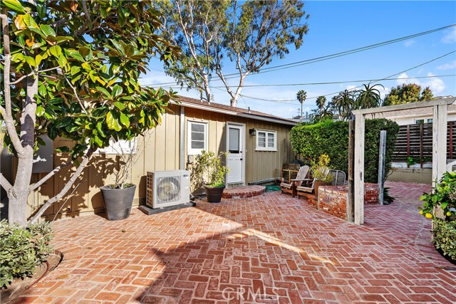 Detail Gallery Image 4 of 35 For 617 Lombardy, Laguna Beach,  CA 92651 - 3 Beds | 3 Baths