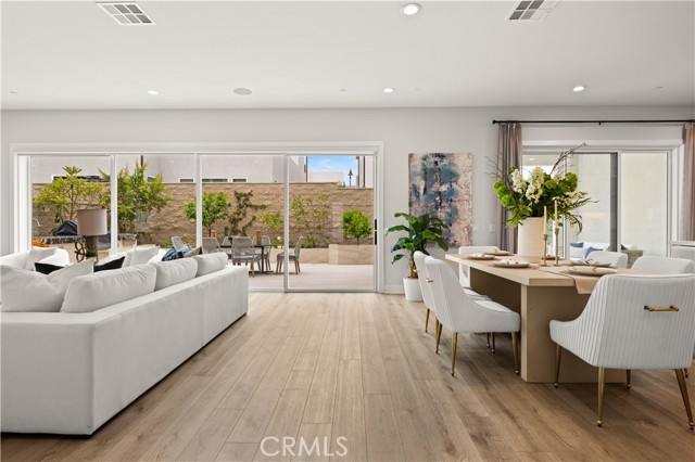 271 Huckleberry, Lake Forest CA: https://media.crmls.org/medias/982aa38c-74e3-4993-ae3c-da71d286270d.jpg