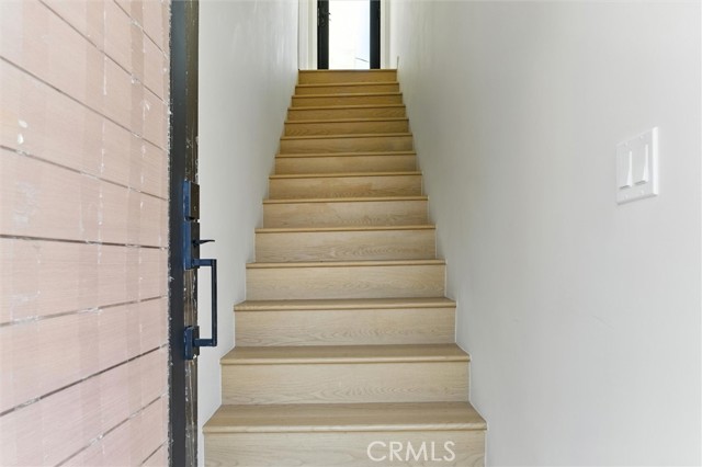 Detail Gallery Image 2 of 20 For 1172 Wilton, Hollywood,  CA 90038 - 2 Beds | 1 Baths