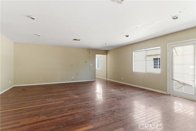 Detail Gallery Image 26 of 45 For 15000 Hamlin St, Van Nuys,  CA 91411 - 5 Beds | 3 Baths