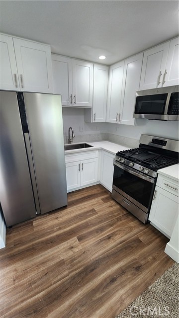 Perfectly sized working triangle in the kitchen (Sink-Stove-Refrigerator)