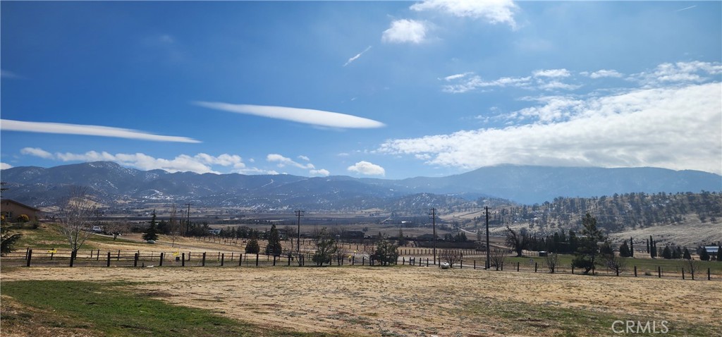 https://media.crmls.org/medias/982d0dd4-2062-40f6-88cb-d1526f5d12be.jpg?preset=X-Large