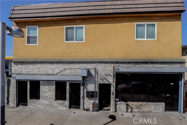7111 S Broadway, Los Angeles CA: https://media.crmls.org/medias/982d4352-5e18-4b03-9637-31eb74932648.jpg