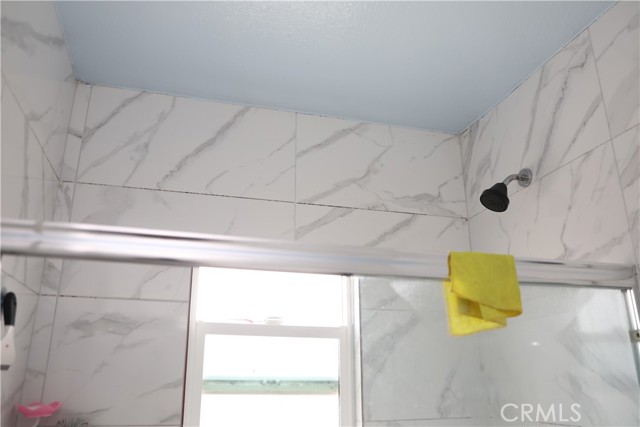 927 W 82nd Street, Los Angeles CA: https://media.crmls.org/medias/982d5516-c596-4751-b45f-e17b7f15f1ed.jpg